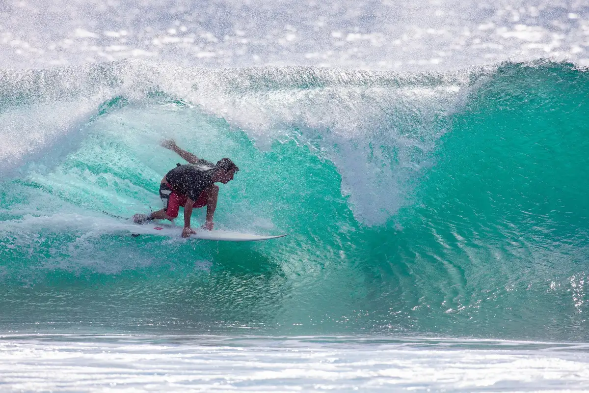 Surfing Spots for Beginners Near Kahana Village